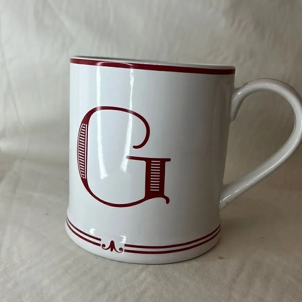 SueāLa TableĀ 16 Oz G Letter Coffee Tea Mug White Red 4 In Tall 3 1/4 InāDiameter